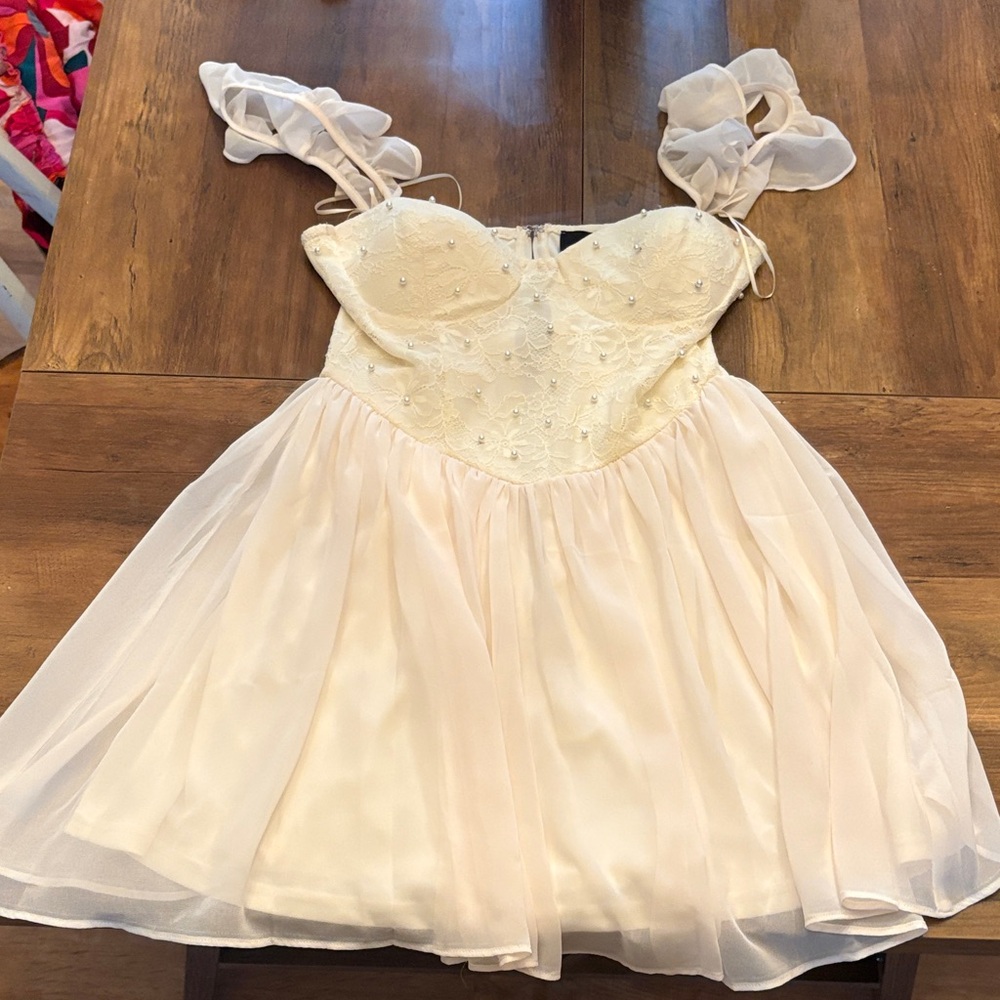Privy Cream Formal Dress